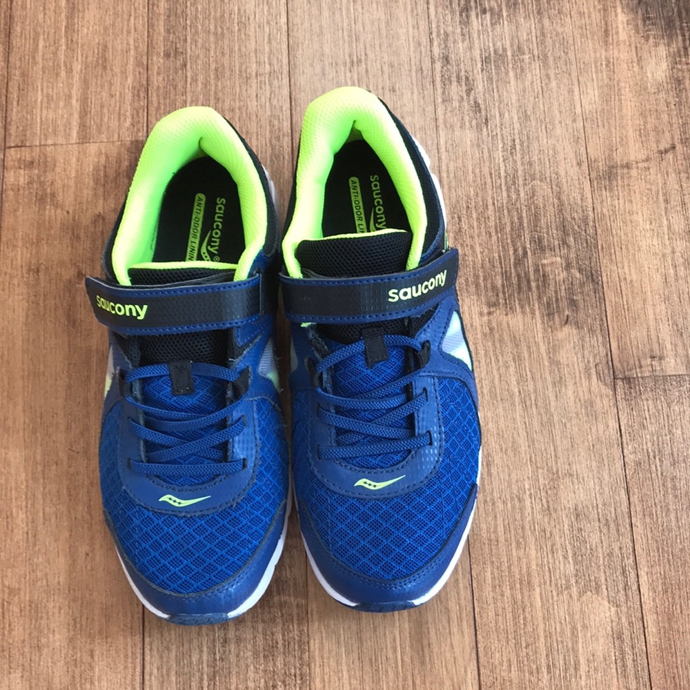 Boys Saucony Athletic Shoes, blue/black size 5W